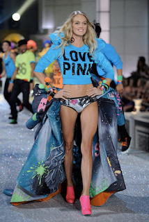 Fashion_Show6_Victorias_Secret_2011